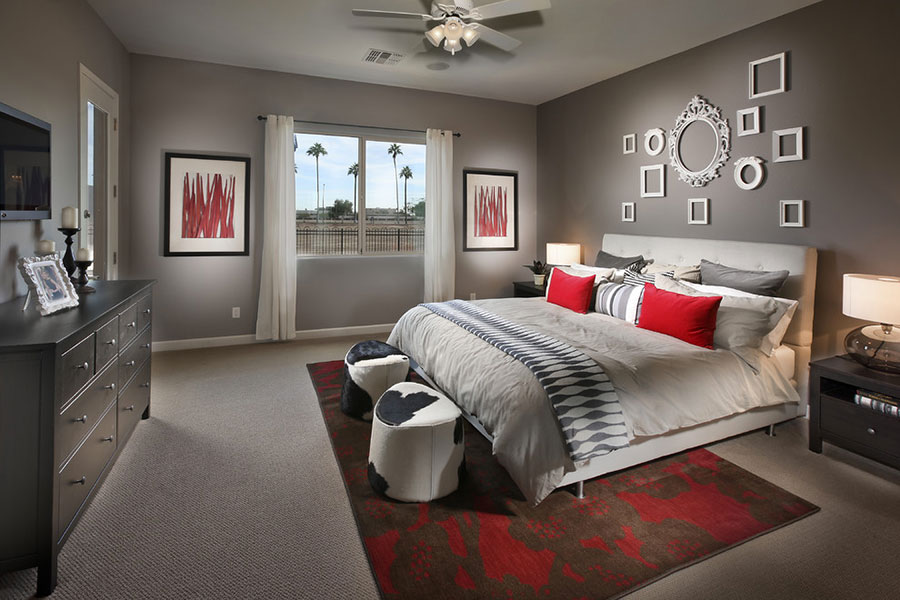 15 idee per arredare la camera da letto in rosso e grigio ... Tonalità grigio per pareti