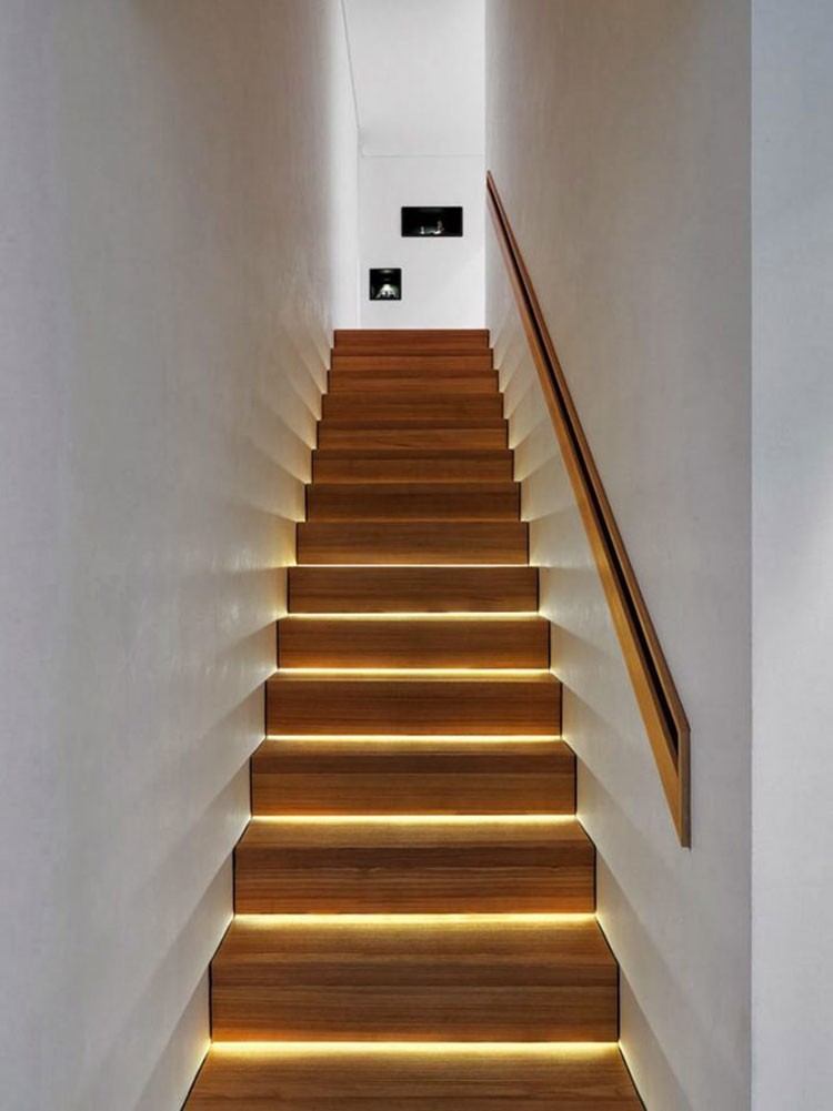 Illuminazione per scale interne: 30 idee originali con luci a led ... Illuminazione scala interna