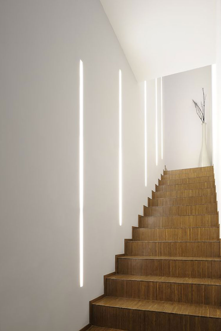 Illuminazione per scale interne: 30 idee originali con luci a led ... Disegno Scala Parete