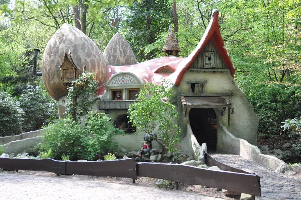 Foto della casa ispirata alla foresta in Olanda