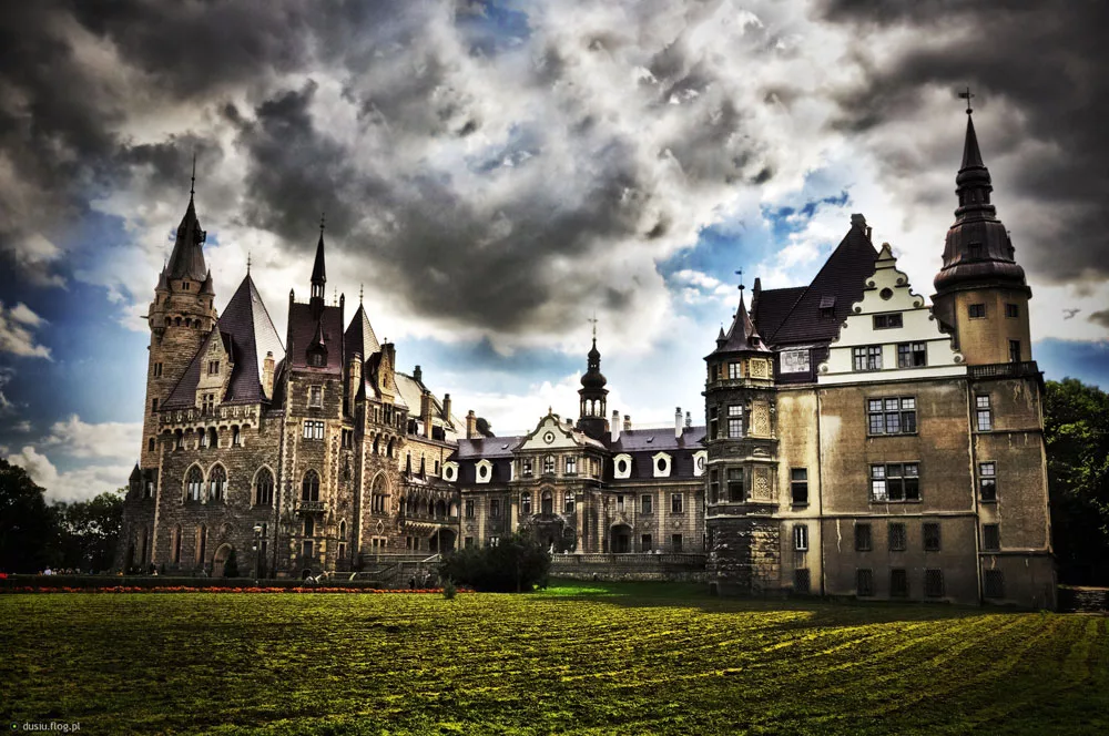 Immagine del castello di Moszna in Polonia