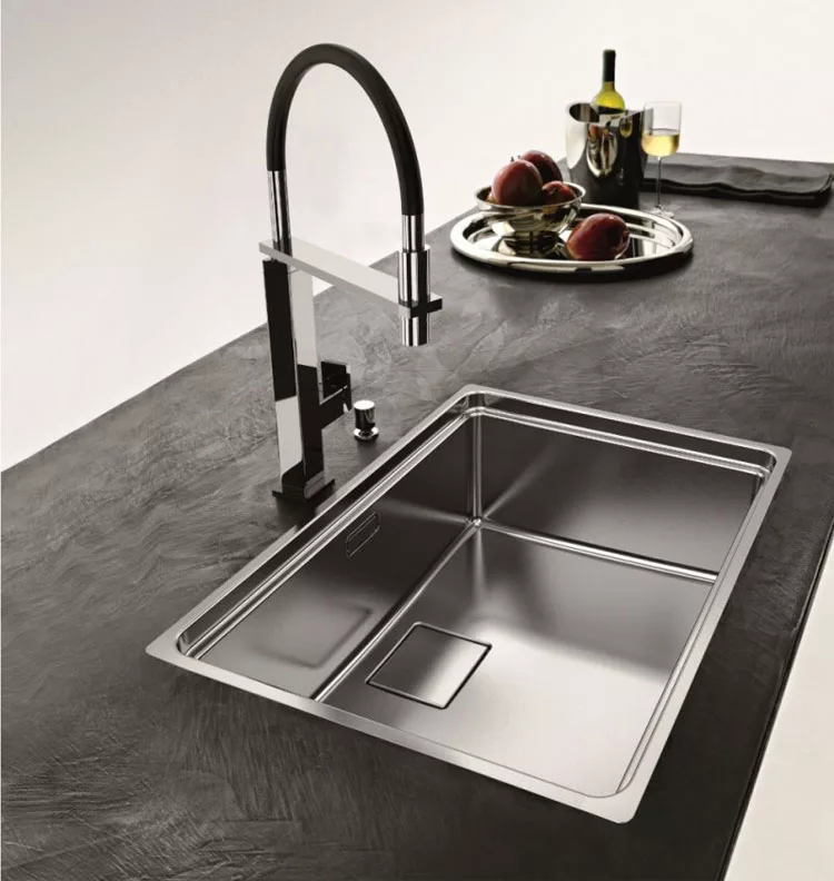 Immagine del lavello da cucina dal design moderno n.02