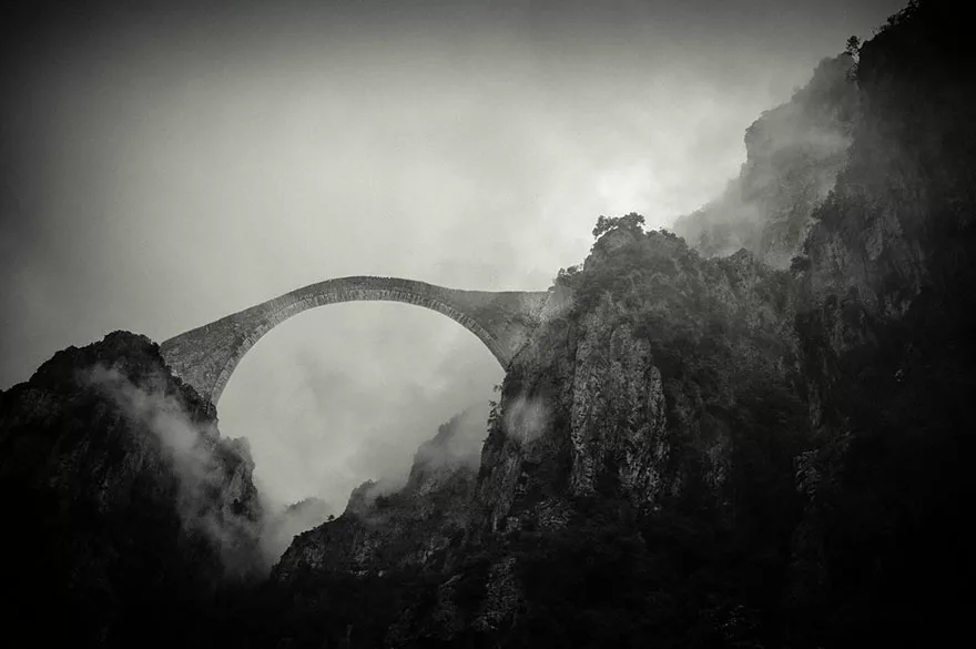 Foto del ponte di Pindos Mountains in Grecia