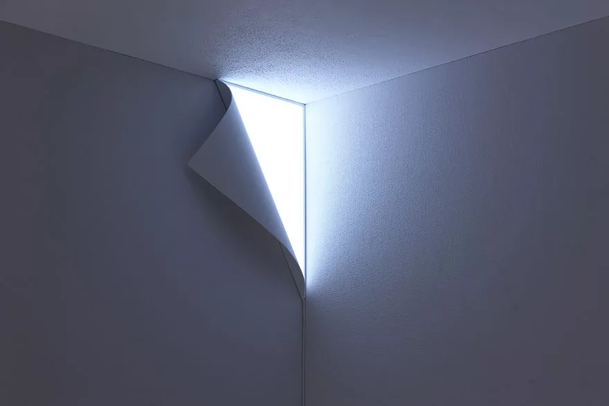 Foto della lampada che riproduce un angolo luminoso n.1