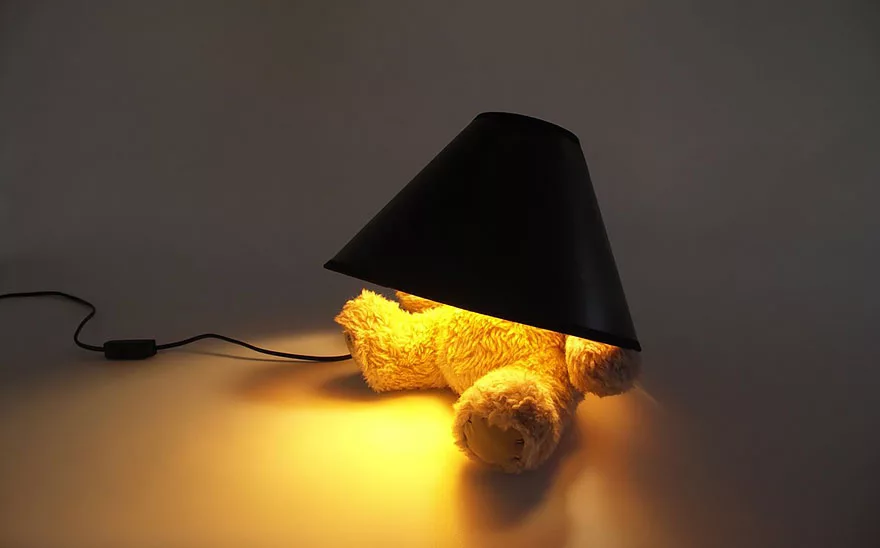Foto della lampada con base a forma di orsetto