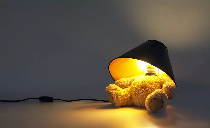 Foto della lampada con base a forma di orsetto n.02