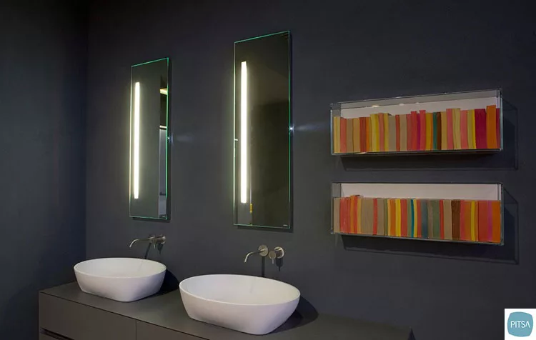 Specchio per bagno dal design moderno n.15