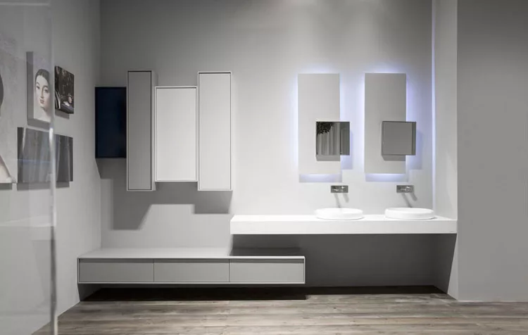 Specchio per bagno dal design moderno n.16