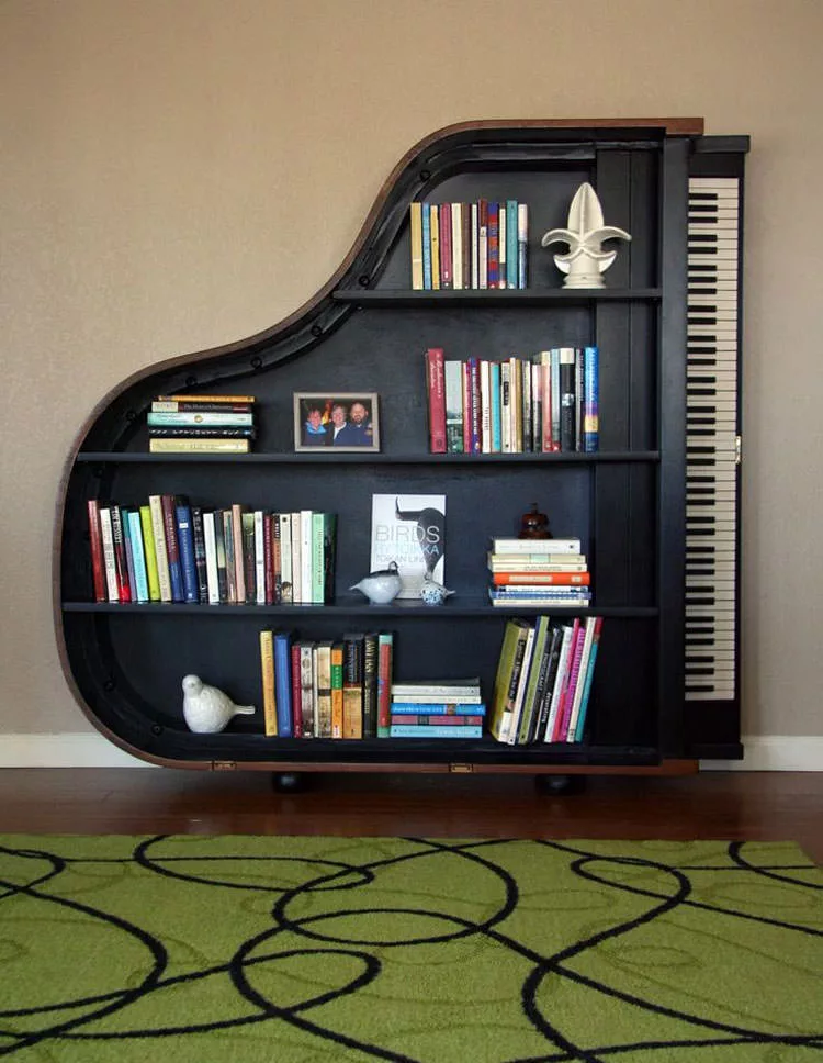 Pianoforte trasformato in libreria