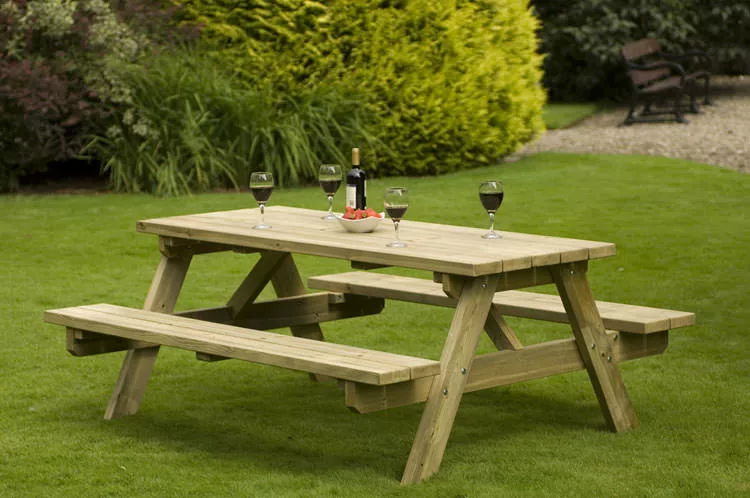 Foto del tavolo da giardino in legno n.06