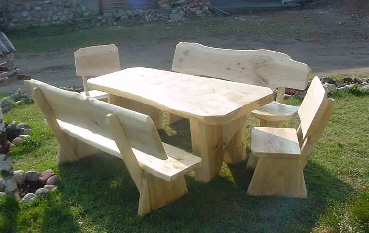 Foto del tavolo da giardino in legno n.10