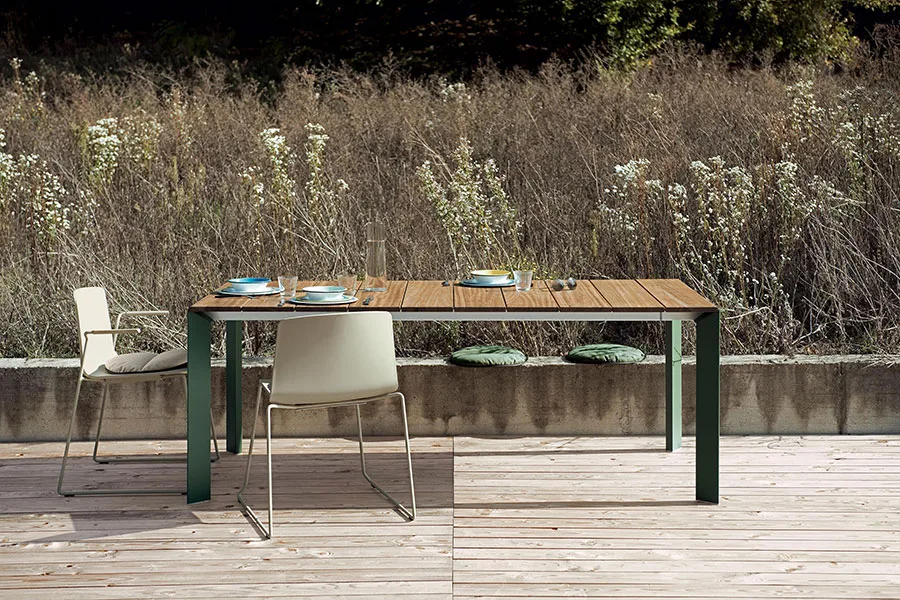 Modello di tavolo da giardino in legno allungabile n.04