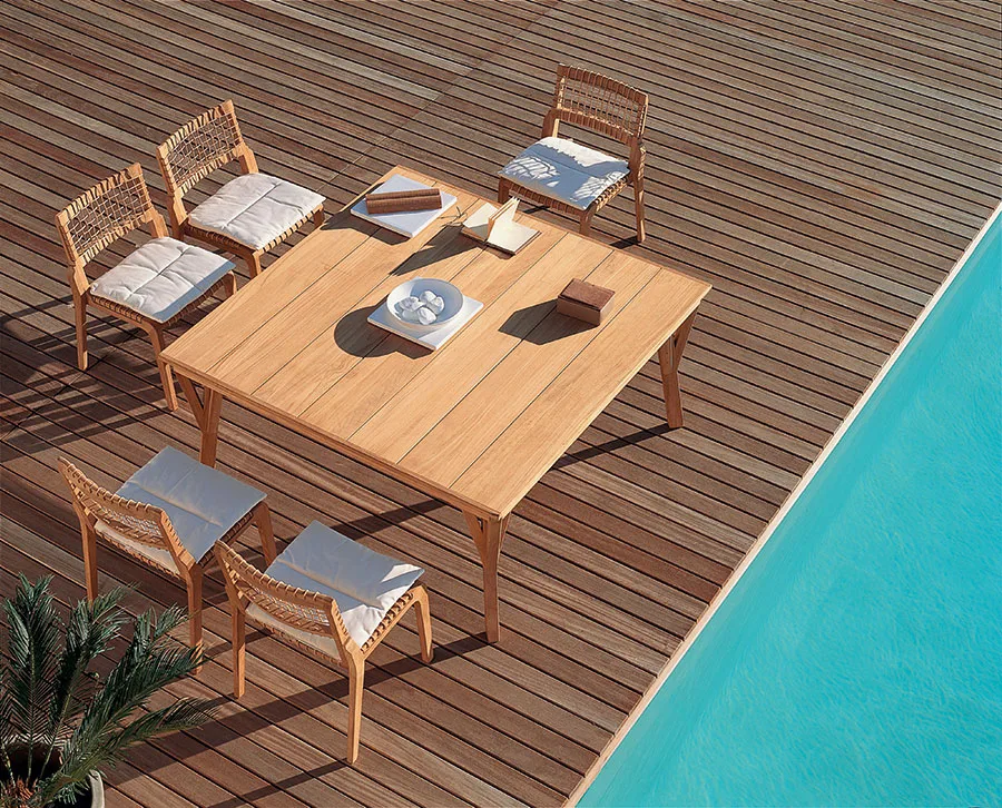 Modello di tavolo da giardino in legno teak n.08
