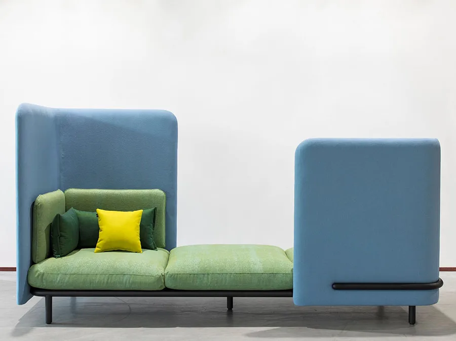 Idee di arredamento con divano multicolore n.29