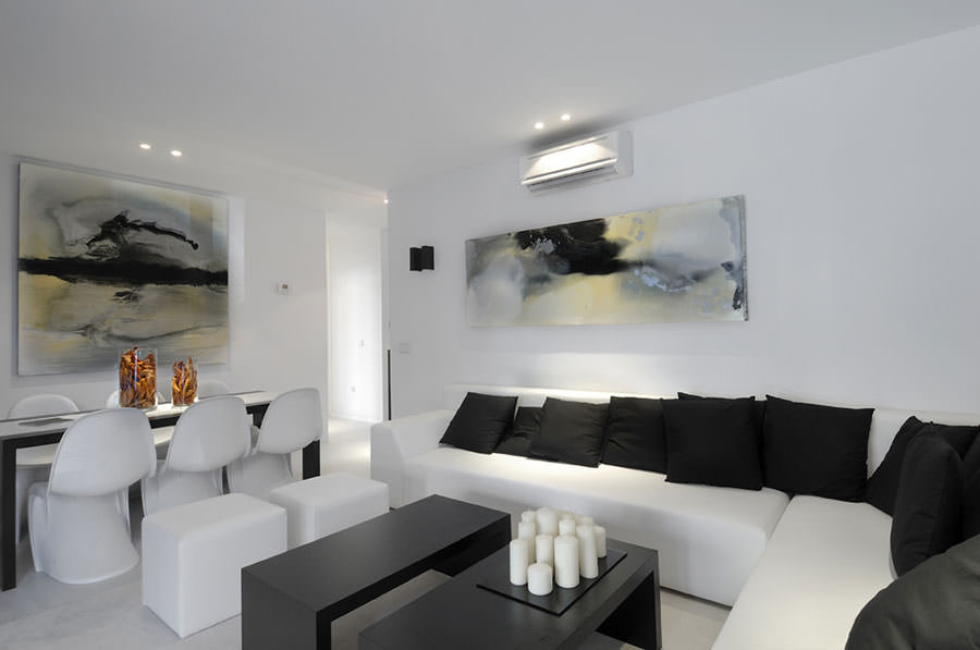 20 idee di design per arredare il soggiorno in bianco e nero ... Arredamento soggiorno bianco
