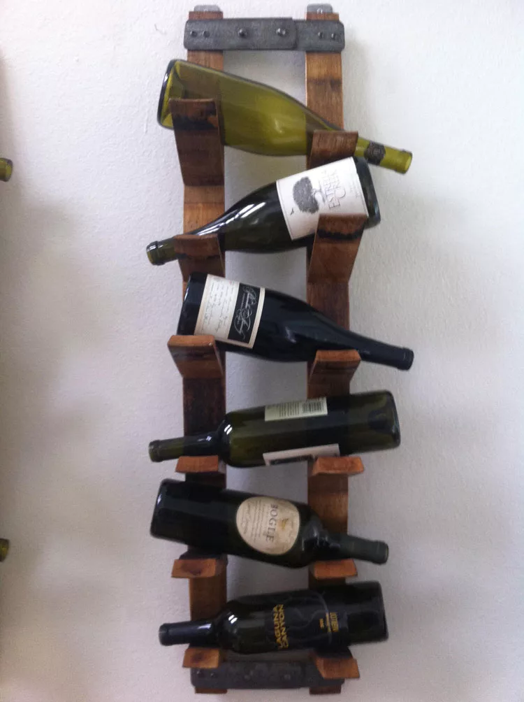 Modello di portabottiglie di vino da parete n.26