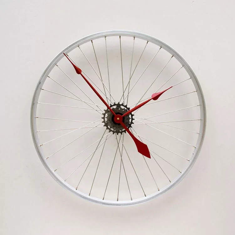 Orologio da parete con ruota di bicicletta