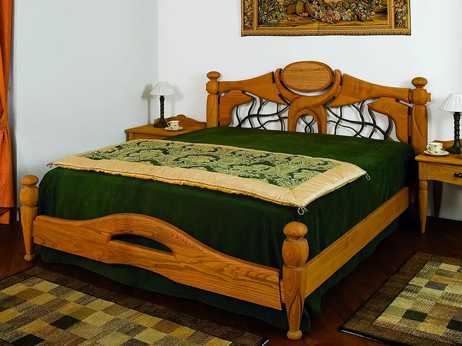 Modello di letto in legno classico n.04