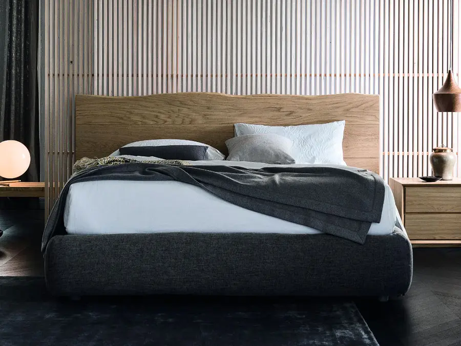 Modello di letto in legno massello n.02