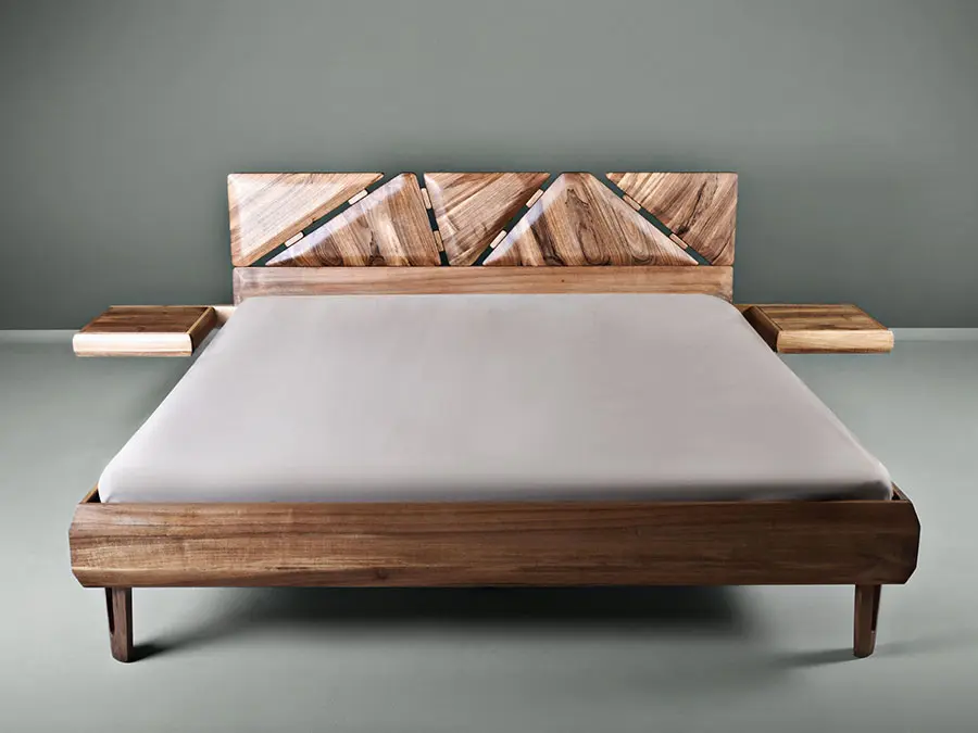 Modello di letto in legno massello n.04
