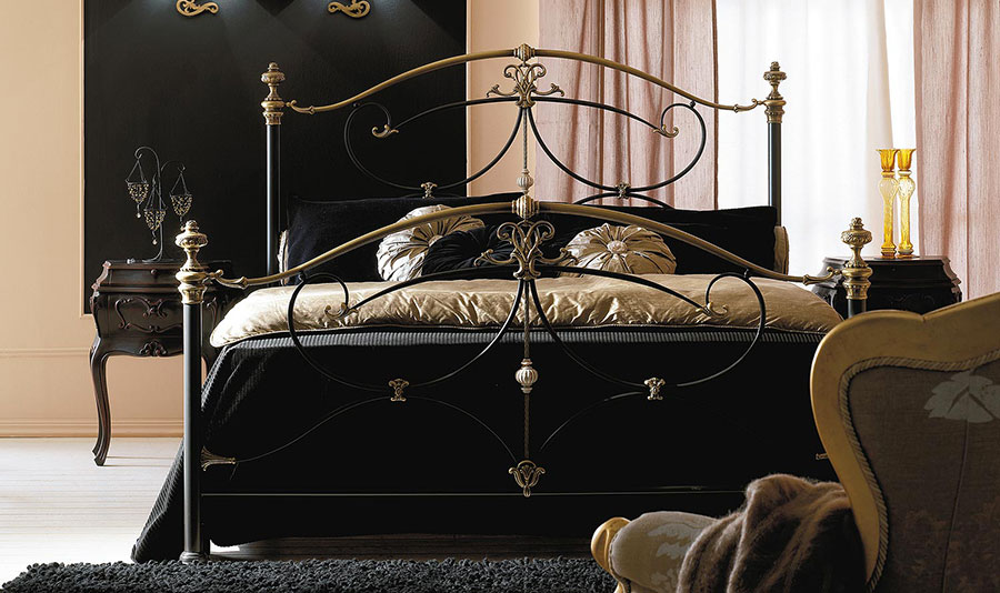 Modello di letto matrimoniale in ferro battuto di design n.04