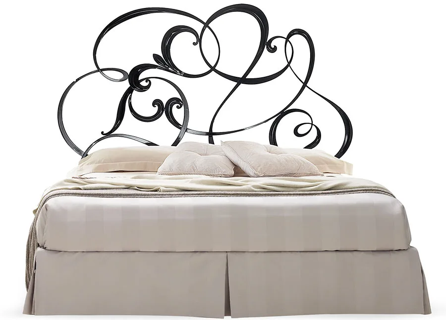 Modello di letto matrimoniale in ferro battuto di design n.21