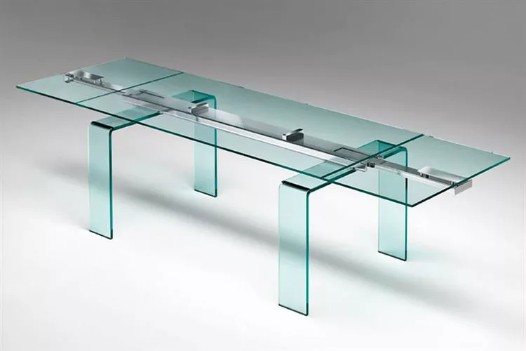 Modello di tavolo in vetro allungabile dal design moderno n.01