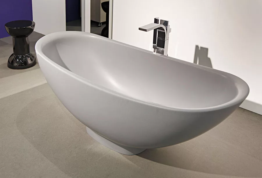 Modello di vasca da bagno piccolo e moderna n.01