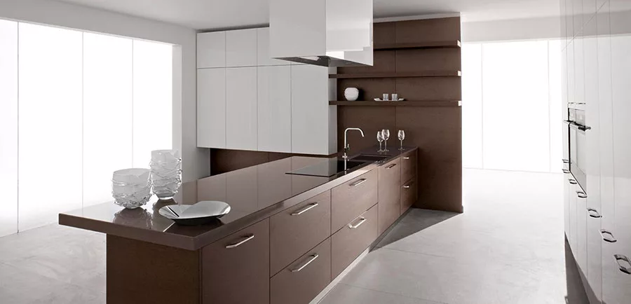 Modello di cucina bianca e legno moderna n.30