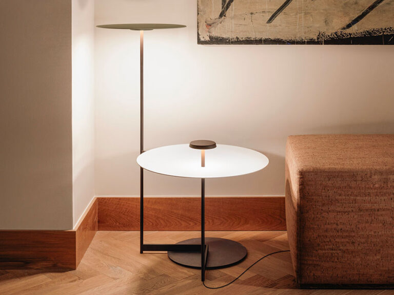 Lampada Da Terra Con Tavolino E Cassetto In Vimini, Luce Regolabile, Per Soggiorno E Camera Da Letto
