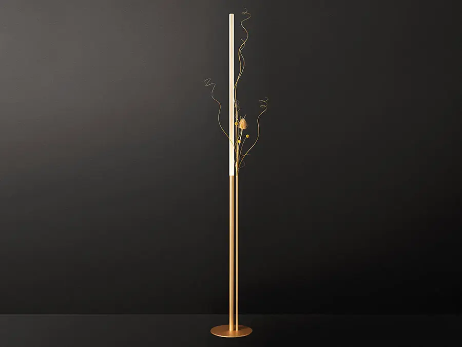 Modello di lampada da terra dal design particolare n.47