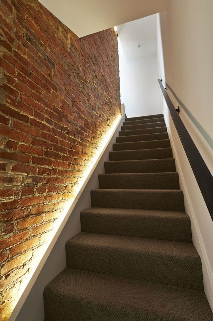 Illuminazione per scale interne: 30 idee originali con luci a led ... Foto di scale