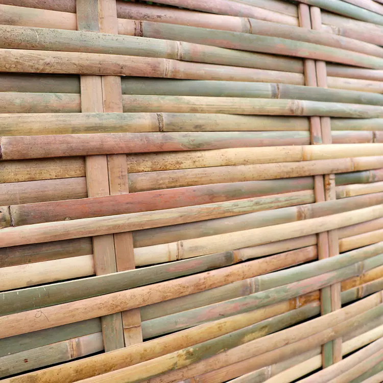 Idee per recinzioni in bambù intrecciato n.04