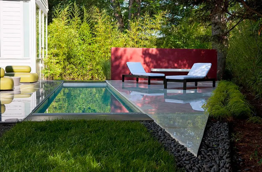 Idee per arredare un giardino con piscina n.03