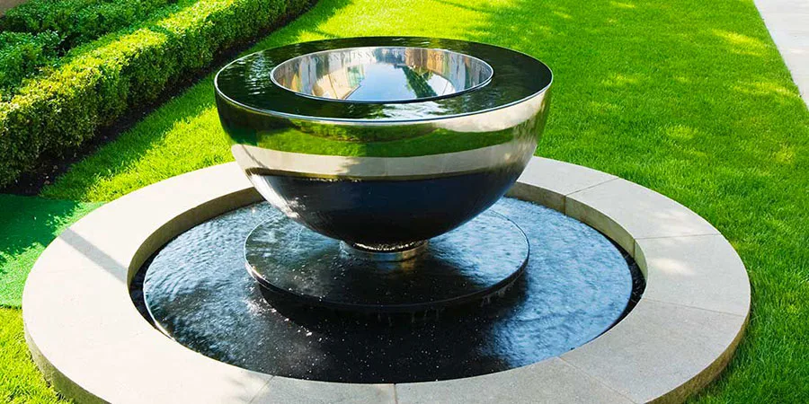 Modello di fontana da giardino in acciaio moderna 02