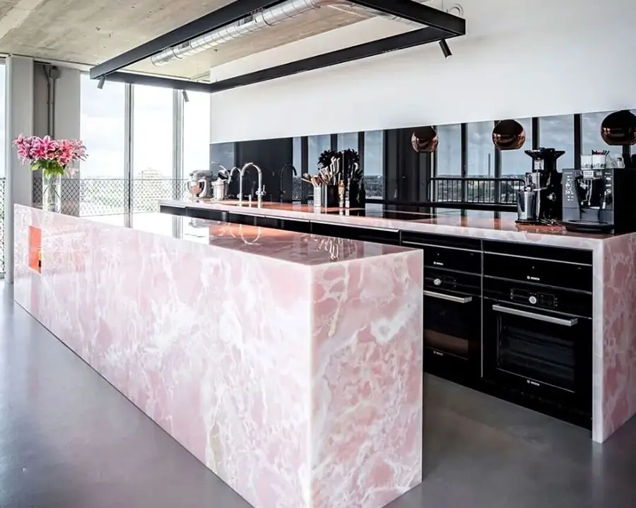 Idee per top cucina in marmo rosa n.02