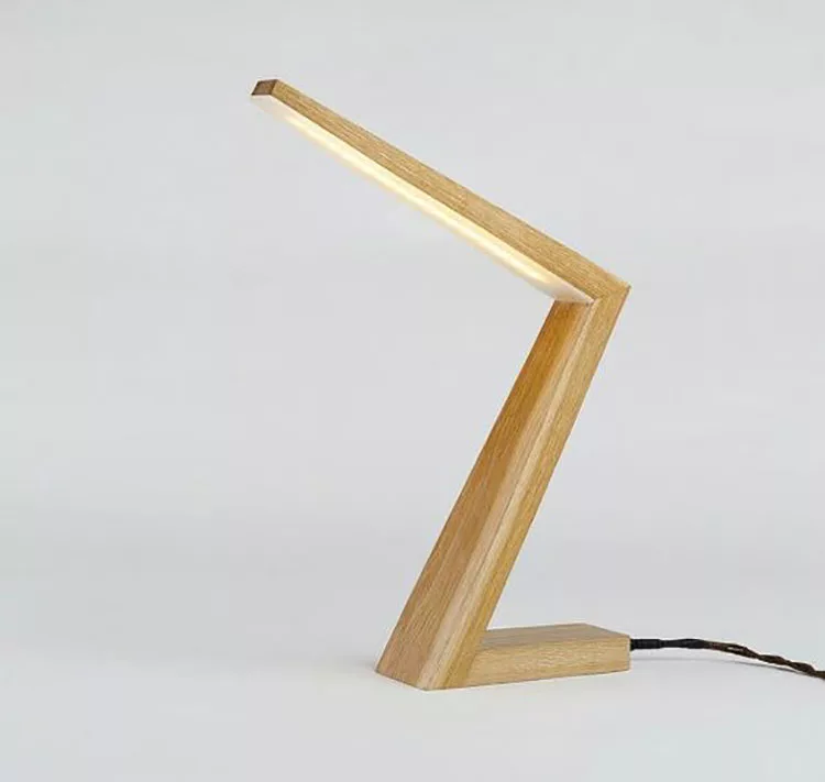 Modello di lampada da tavolo in legno fai da te n.03