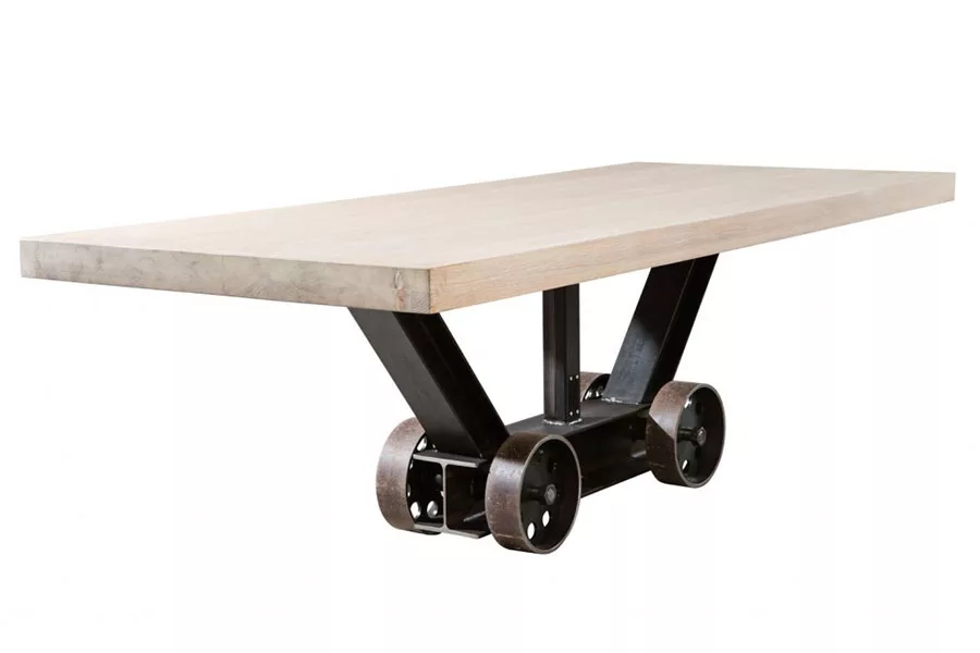 Modello di tavolo industrial Antico di Sturdy Legs n.8