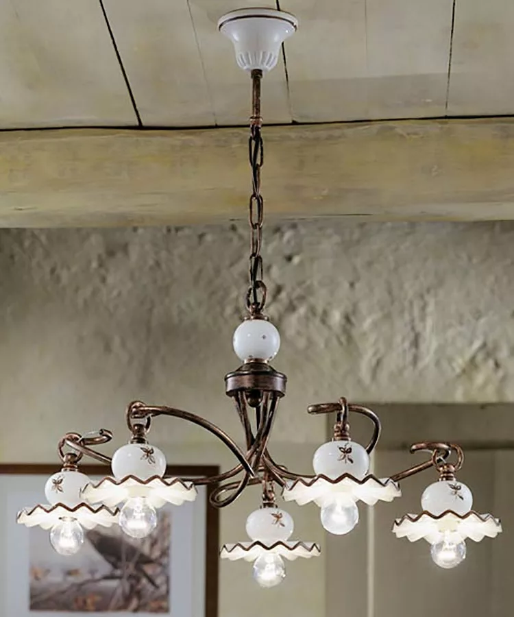 Modello di lampadario vintage in ferro battuto n.2