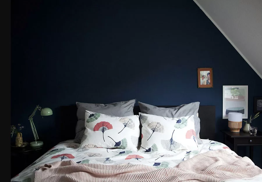 Idee per arredare la camera da letto in mansarda con Ikea n.04