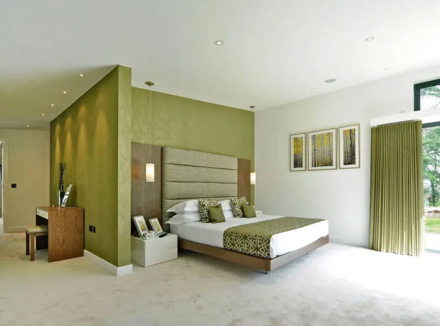Idee per una camera da letto verde oliva n.3