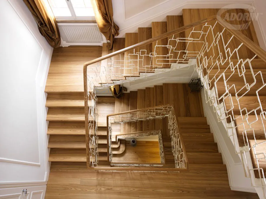 Idee per rivestimenti per scale interne in legno n.04