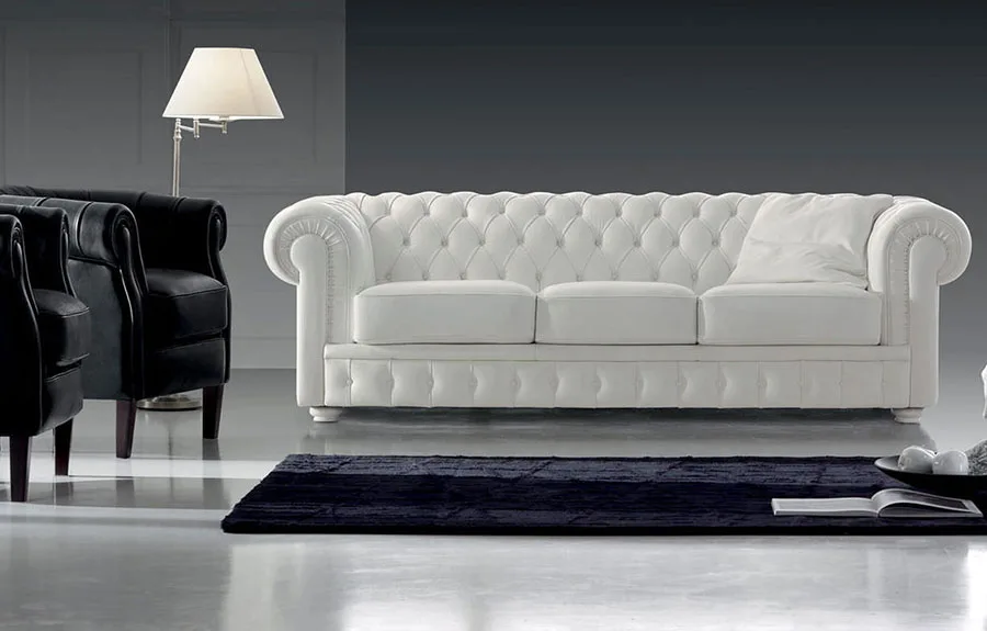 Modello di divano Divano Chesterfield bianco