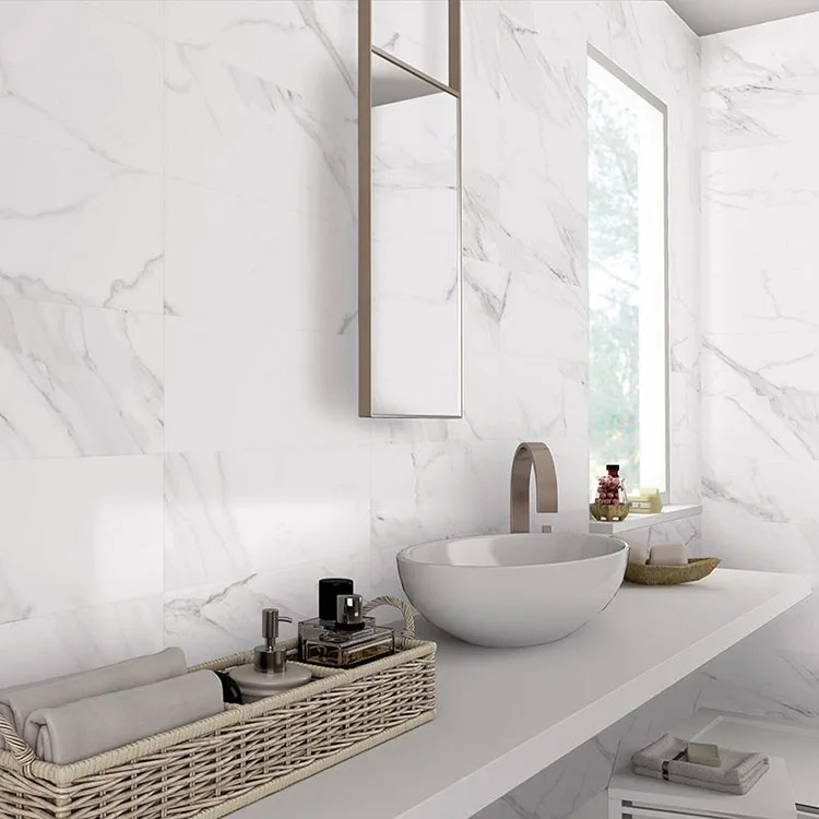 Idee per arredare un bagno in marmo bianco n.21