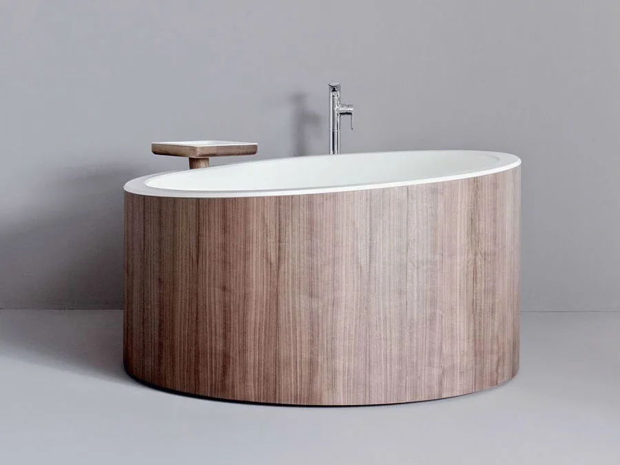 Modello di vasca da bagno piccola con seduta n.01