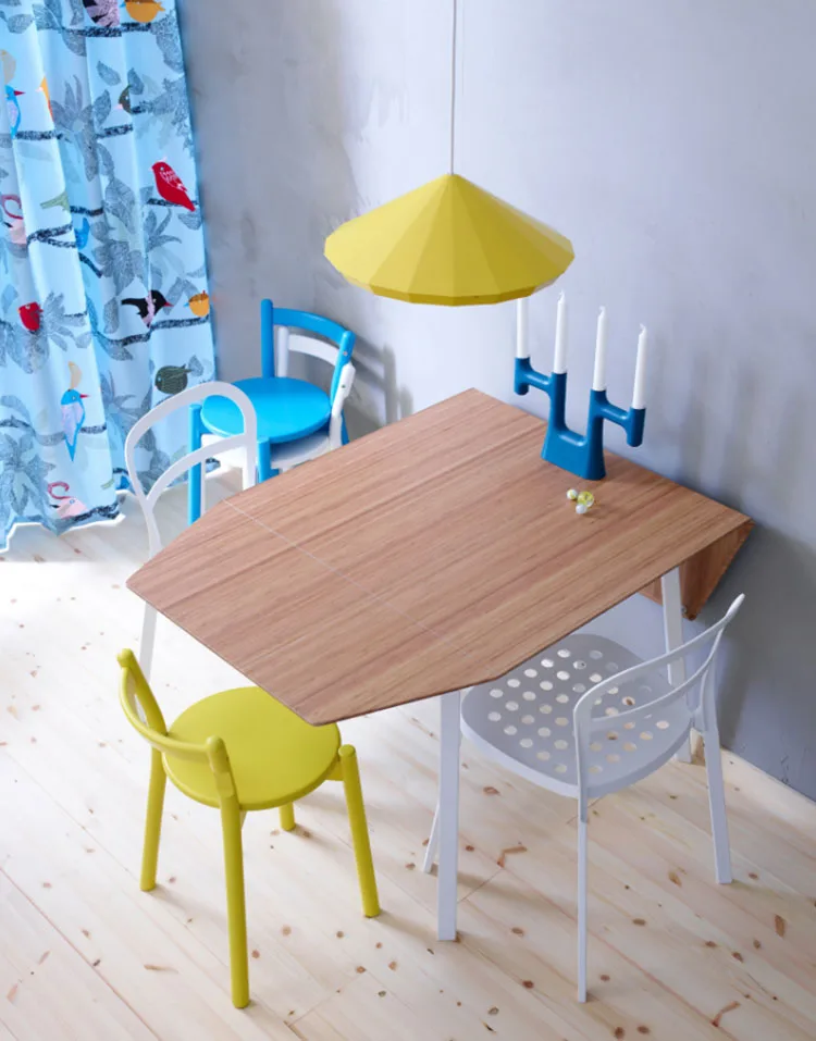 Modello di tavolo quadrato allungabile Ikea n.01