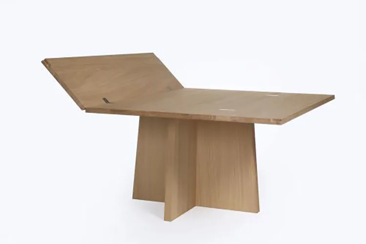 Modello di tavolo quadrato allungabile a libro n.05
