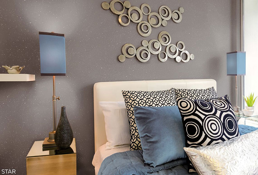 Idee parete grigia brillantinata per camera da letto 1
