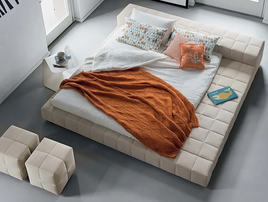 Modello di letto imbottito di Bonaldo n.02