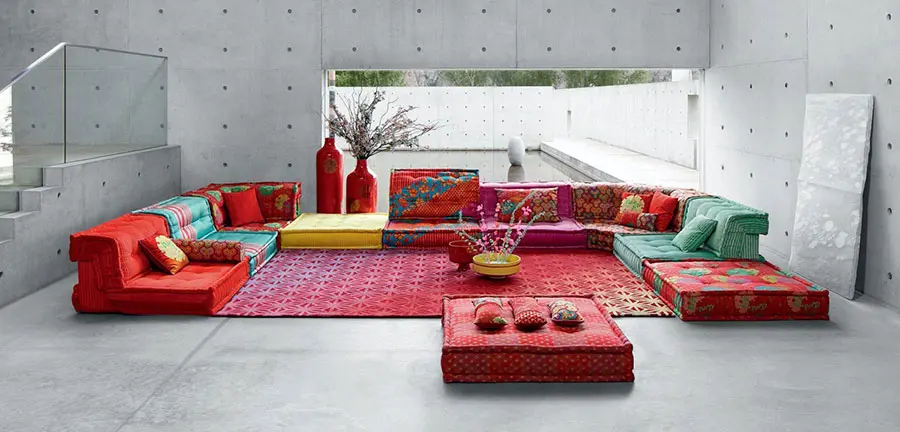 Idee di arredamento con divano multicolore n.14